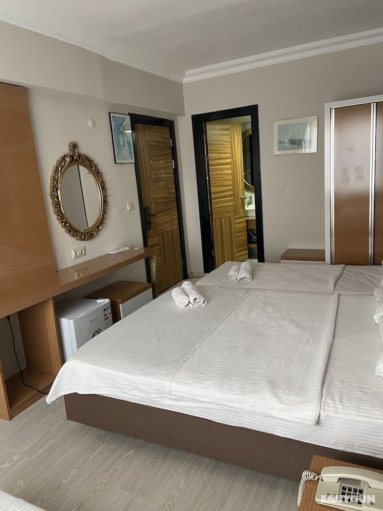 Serenity Suit Hotel 2
