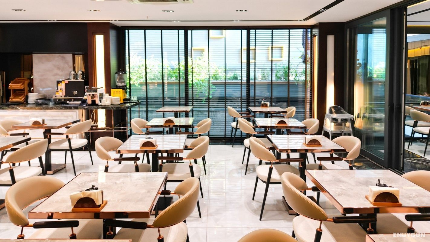 Sky Hill Hotel 5