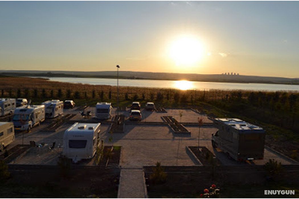 Ulasan Hotel Caravan Camping 4