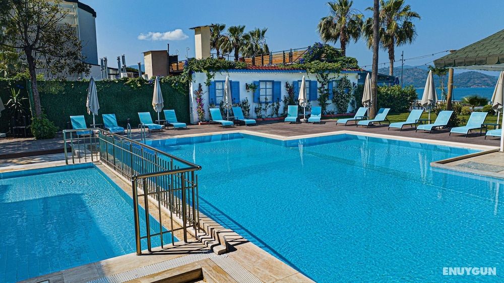 Uras Beach Hotel 4