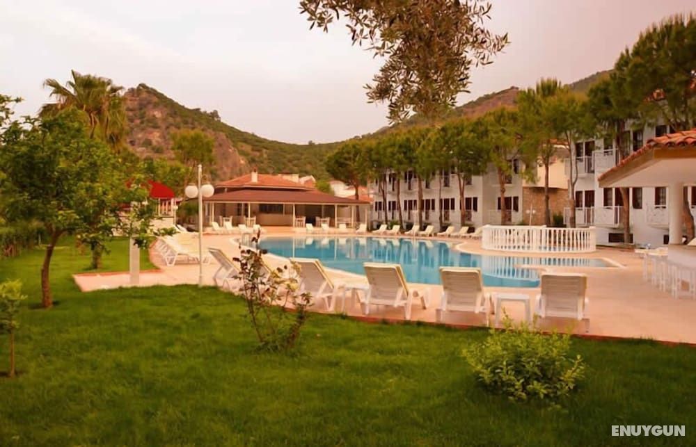 White Hotel 2