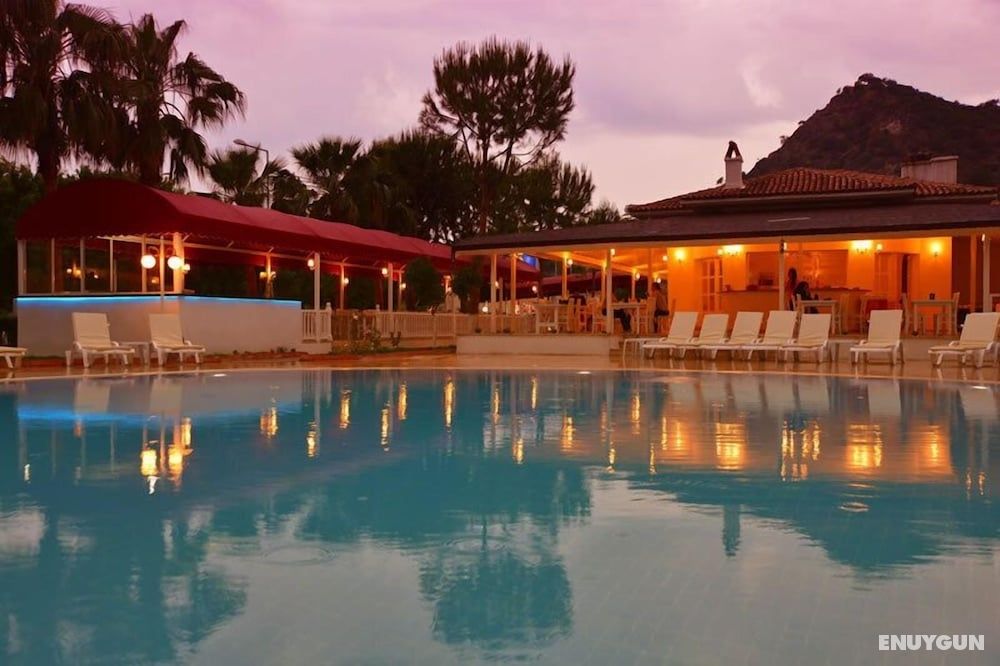 White Hotel 3