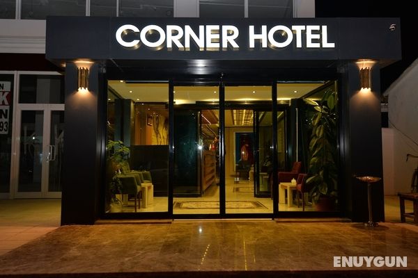 Corner Hotel Van Genel