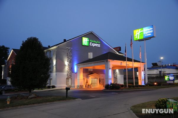 Holiday Inn Express and Suites Harrison Genel