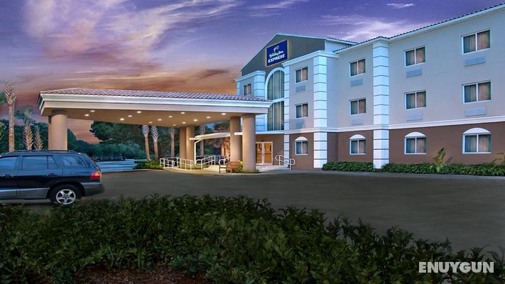 Holiday Inn Express and Suites West Palm Beach Met Genel