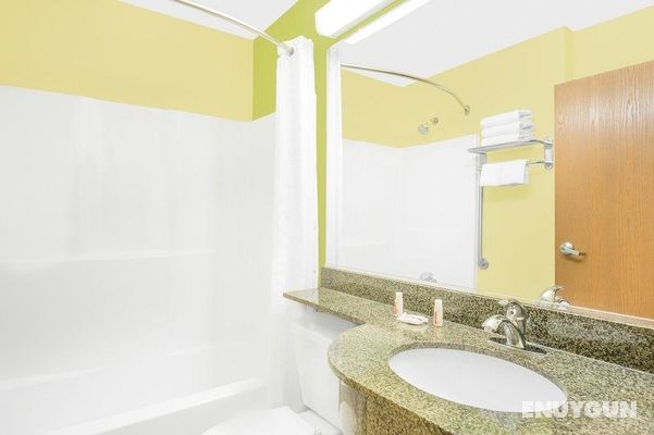 MICROTEL INN & SUITES BY WYNDHAM TUSCUMBIA/MUSCLE Genel