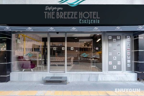 The Breeze Hotel Genel