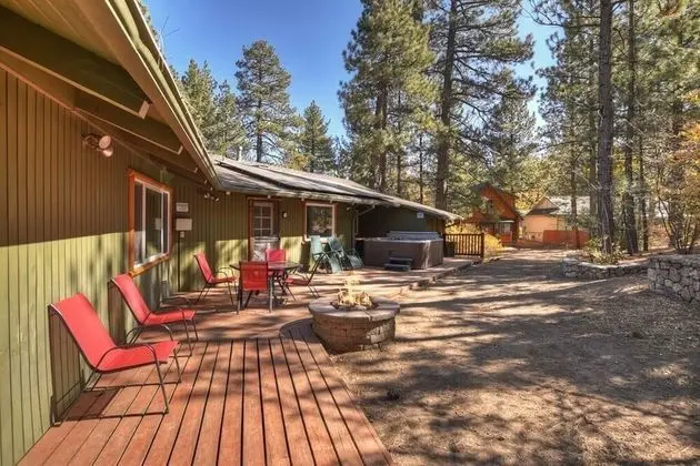 006 - 12 Bear Lodge