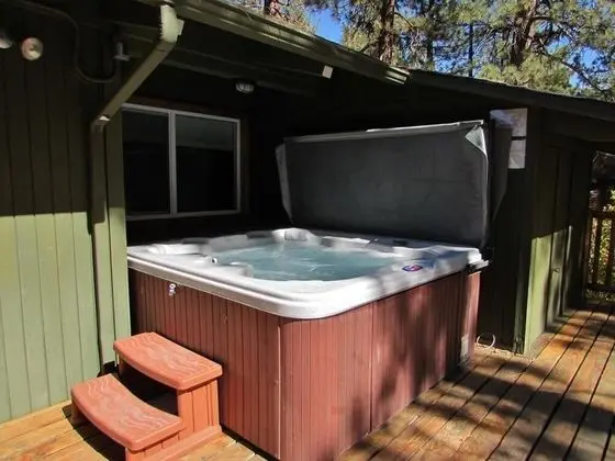 006 - 12 Bear Lodge - Spa