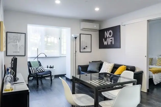 01 Nice Flat by Olivais