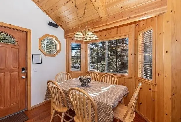 025 - Pacific Crest Trail Cabin - Mutfak