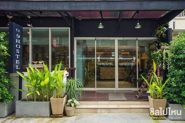 09 Hostel