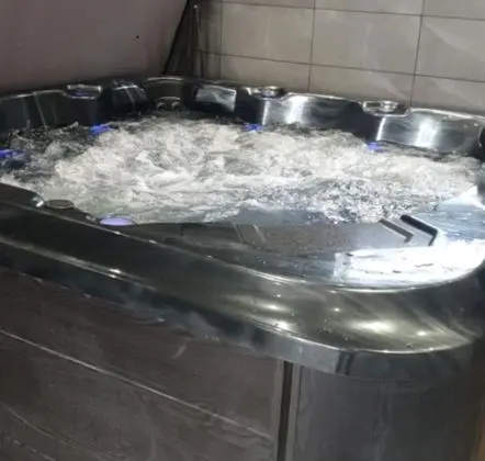 1-bed Apartment With Private hot Tub, Sauna & gym - Spa