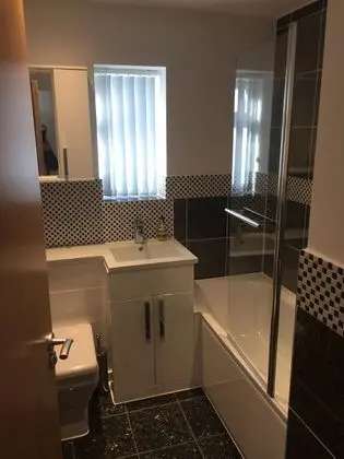 1 Bed- Drake's Den by Pureserviced - Banyo Tipleri