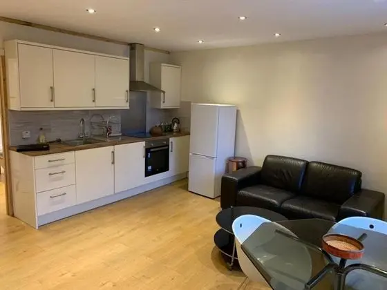 1-bed Unit 10 Minute Drive From Hellfire Caves - Mutfak