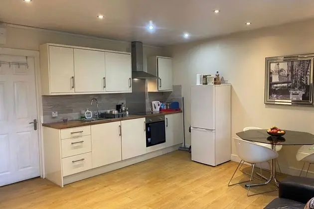 1-bed Unit 10 Minute Drive From Hellfire Caves - Mutfak