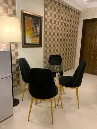 1 Bedroom Apartment, Bahria Town Lahore Diamount01 - Yerinde Yemek