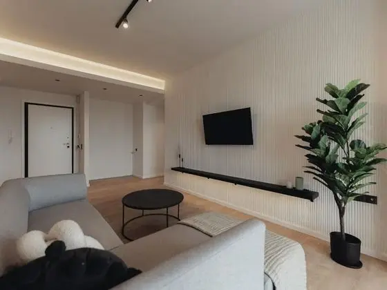 1 Bedroom Apartment With Balcony and sea View