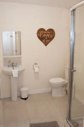 1 Bedroom Apartment in Bradford - Banyo Tipleri