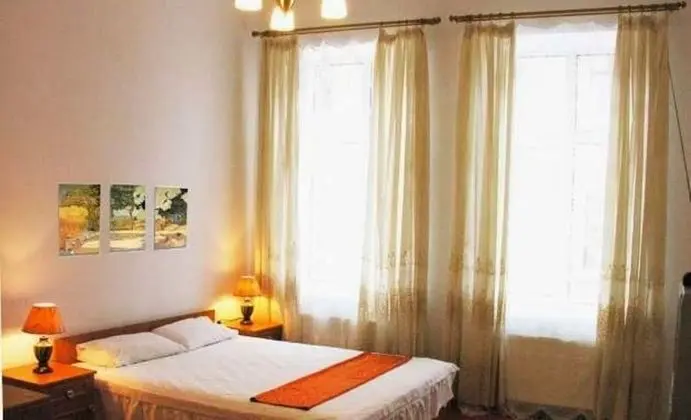 1 Bedroom Apartment Martovicha 3