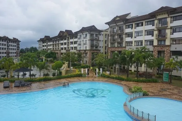 1 Bedroom Deluxe Condo at Apartelle D' Oasis - Havuz