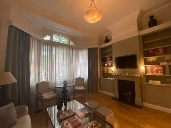 1 Bedroom Duplex Apartment in Pont Street