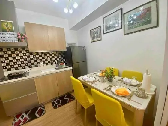 1 Bedroom High end Condominium Flat Staycation - Mutfak