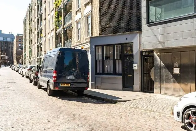 1 Bedroom House With an Edge in King Cross