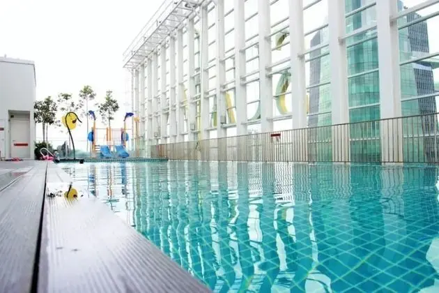 1 Bedroom JB Suites by SYNC - Havuz