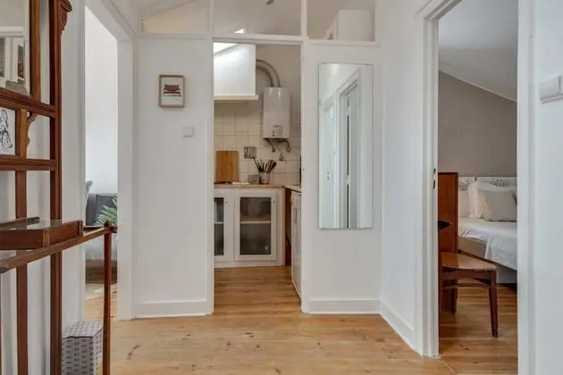 1 Bedroom Top Floor Apartment w Terrace & River View