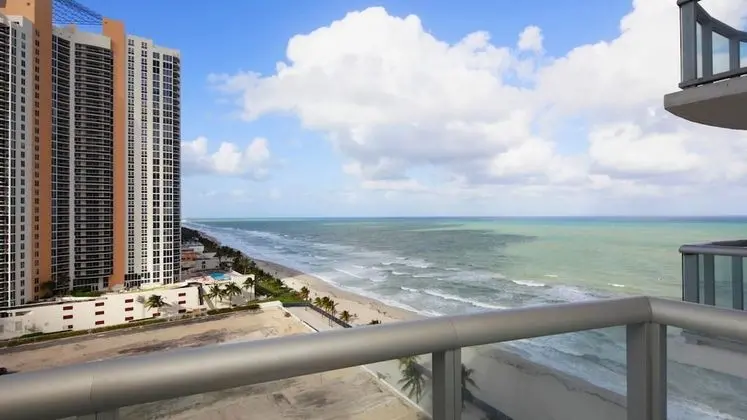 1 BR Ocean View at Marenas by Airpads