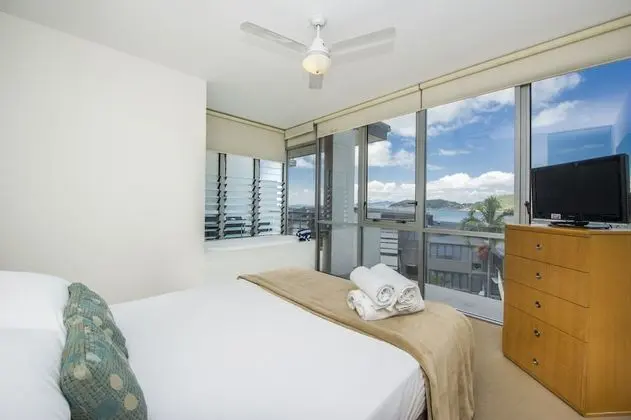 1 Bright Point Apartment 1405 - Oda