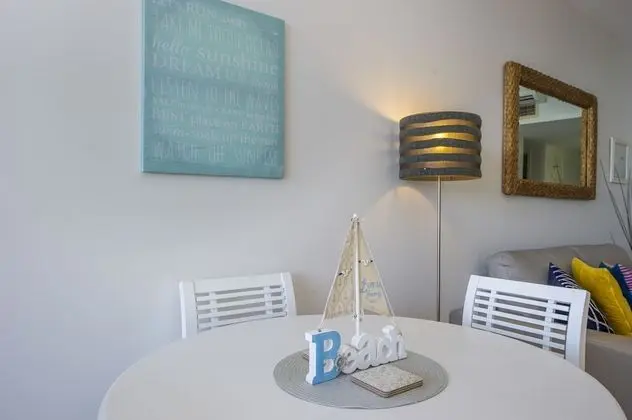 1 Bright Point Apartment 2203 - Oda Düzeni