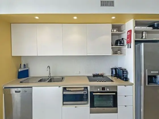 1 Bright Point Apartment 2305 - Mutfak