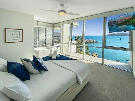 1 Bright Point Apartment 2305 - Oda