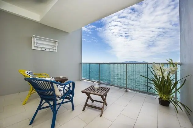 1 Bright Point Apartment 4303