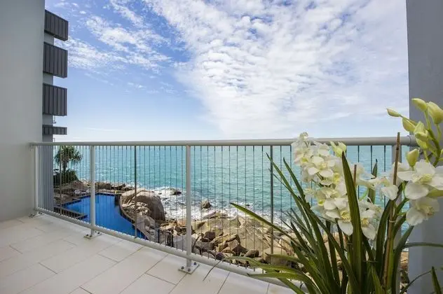 1 Bright Point Apartment 4303 - Oda Manzaraları