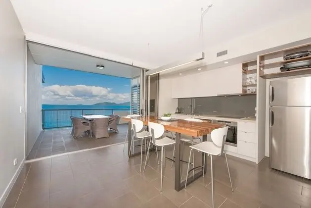 1 Bright Point Apartment 4501 - Mutfak