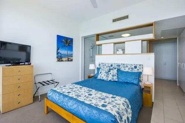 1 Bright Point Apartment 5102 - Oda