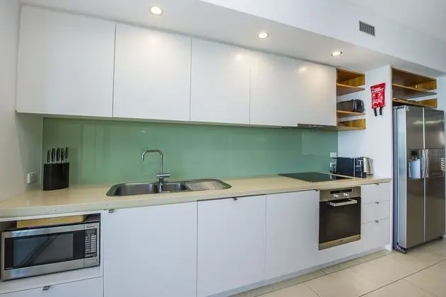 1 Bright Point Apartment 5301 - Mutfak