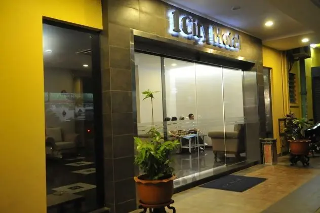 1 City Hotel