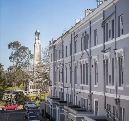 1 Elliot Terrace