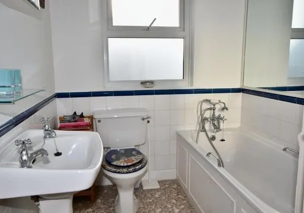 1 Kings Close a Superb Coastal Retreat - Banyo Tipleri