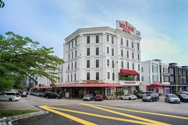 1 MILLION HOTEL