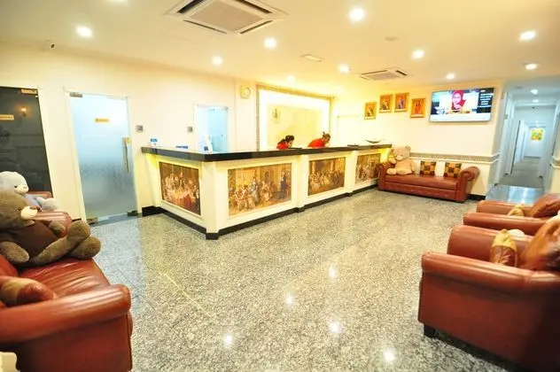1 MILLION HOTEL - Lobi