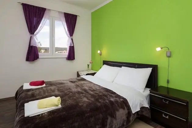 1 - Modern apt w big Garden & Terrace w. sea View - Oda