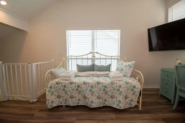 1 Periwinkle Ct - Oda