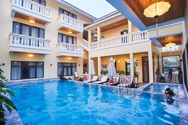 1 Stop Dory Hotel - Havuz