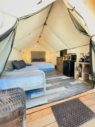 10 Blue River Camp - Glamping Cabin - Oda