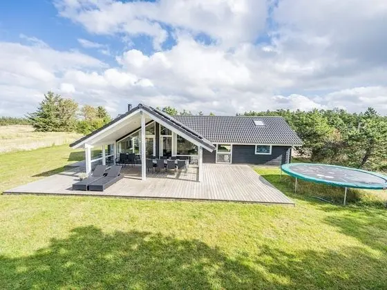 10 Person Holiday Home on a Holiday Park in Blåvand